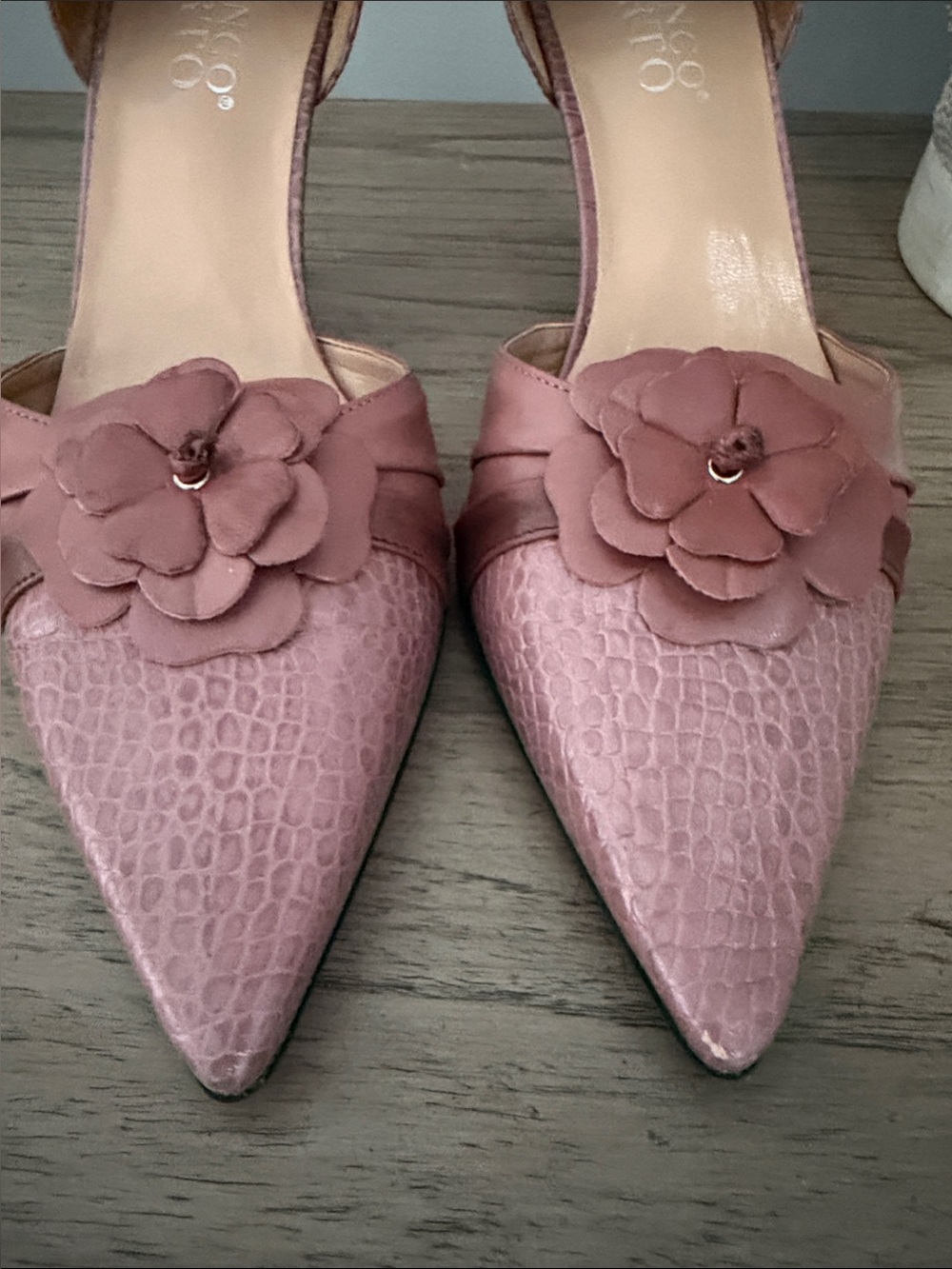 Franco Sarto Dusty Rose Pointed-Toe Kitten Heels with Floral Appliqué Size 9.5 - Picture 7 of 7